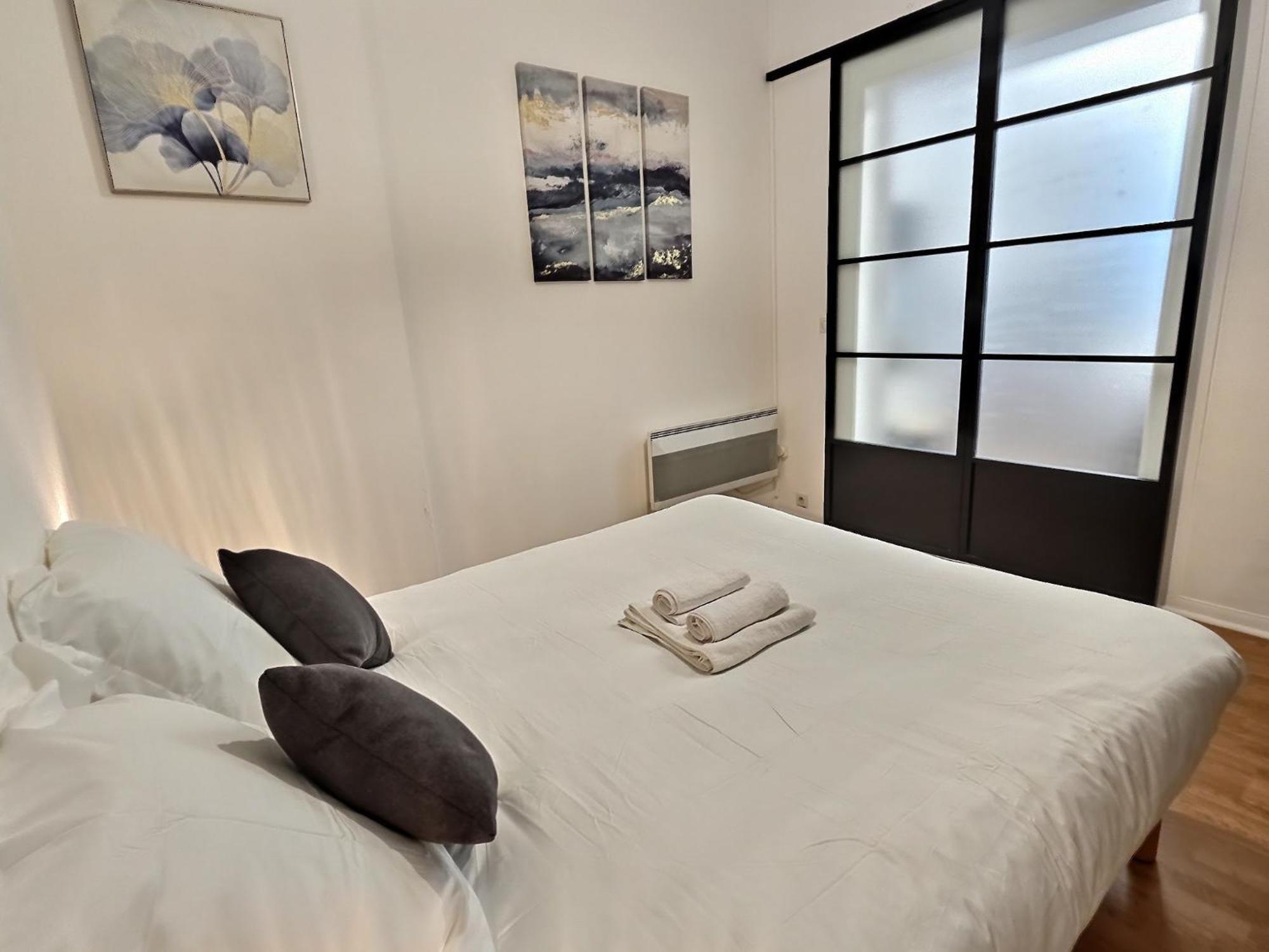 Superbe, T2 Spacieux 50m², Hypercentre, Neuf, Rdc Apartment Laon