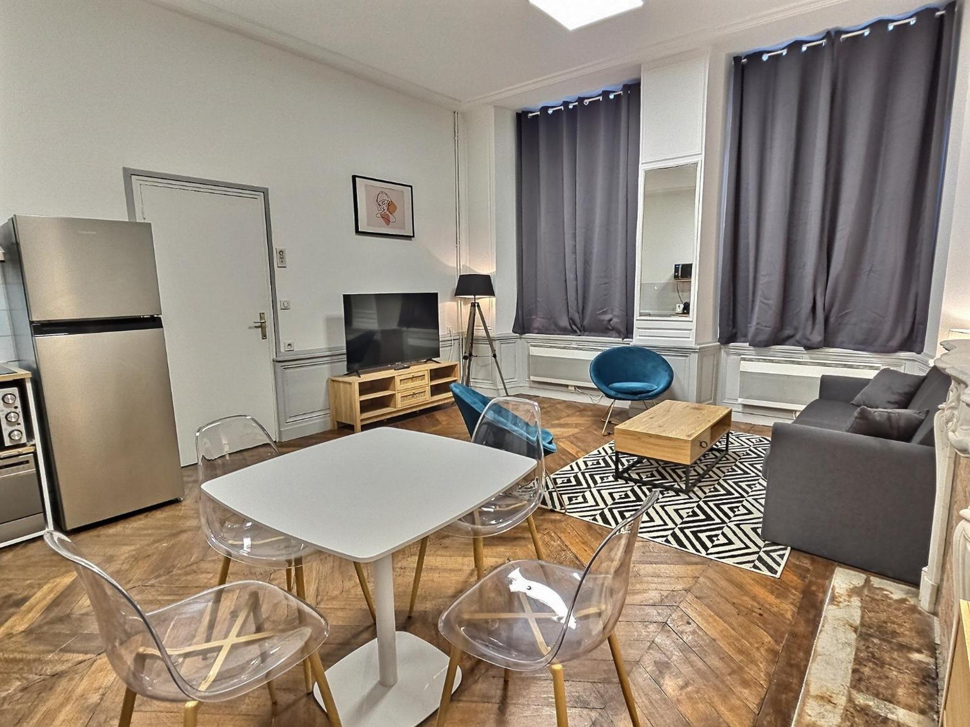 Superbe, T2 Spacieux 50m², Hypercentre, Neuf, Rdc