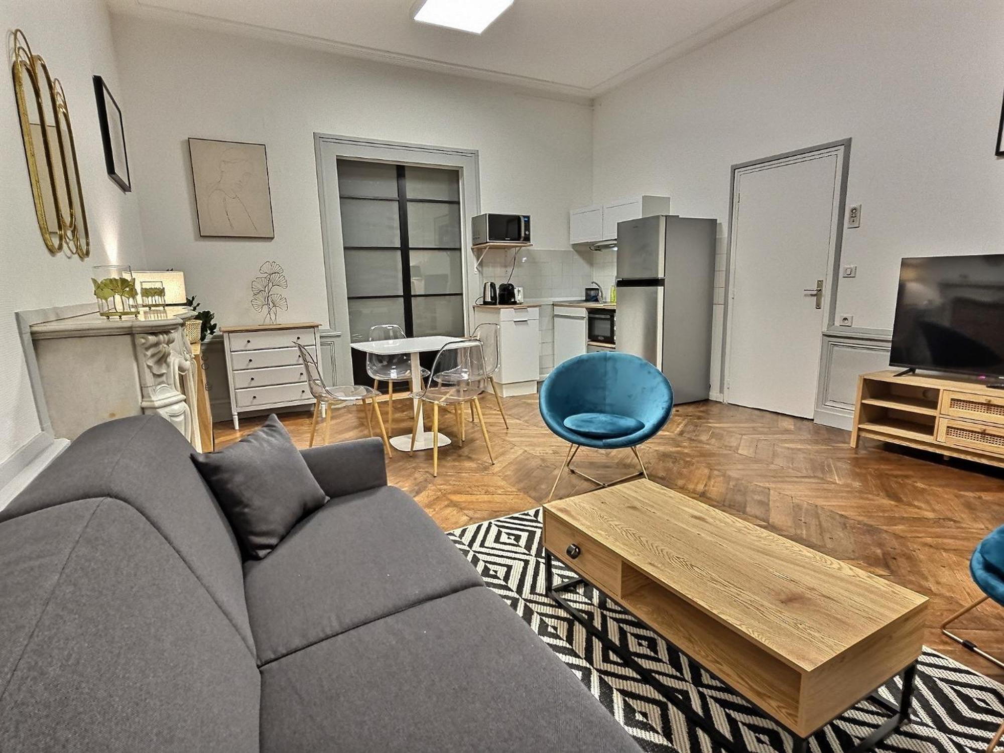 Superbe, T2 Spacieux 50m², Hypercentre, Neuf, Rdc Apartment Laon