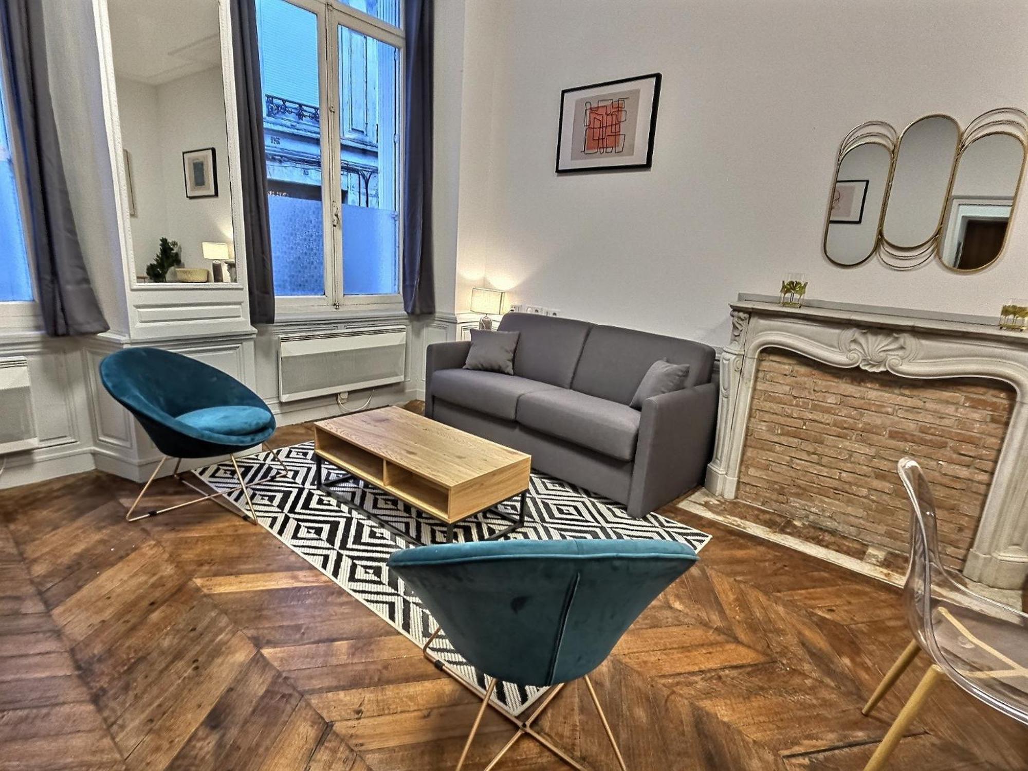 Superbe, T2 Spacieux 50m², Hypercentre, Neuf, Rdc Laon